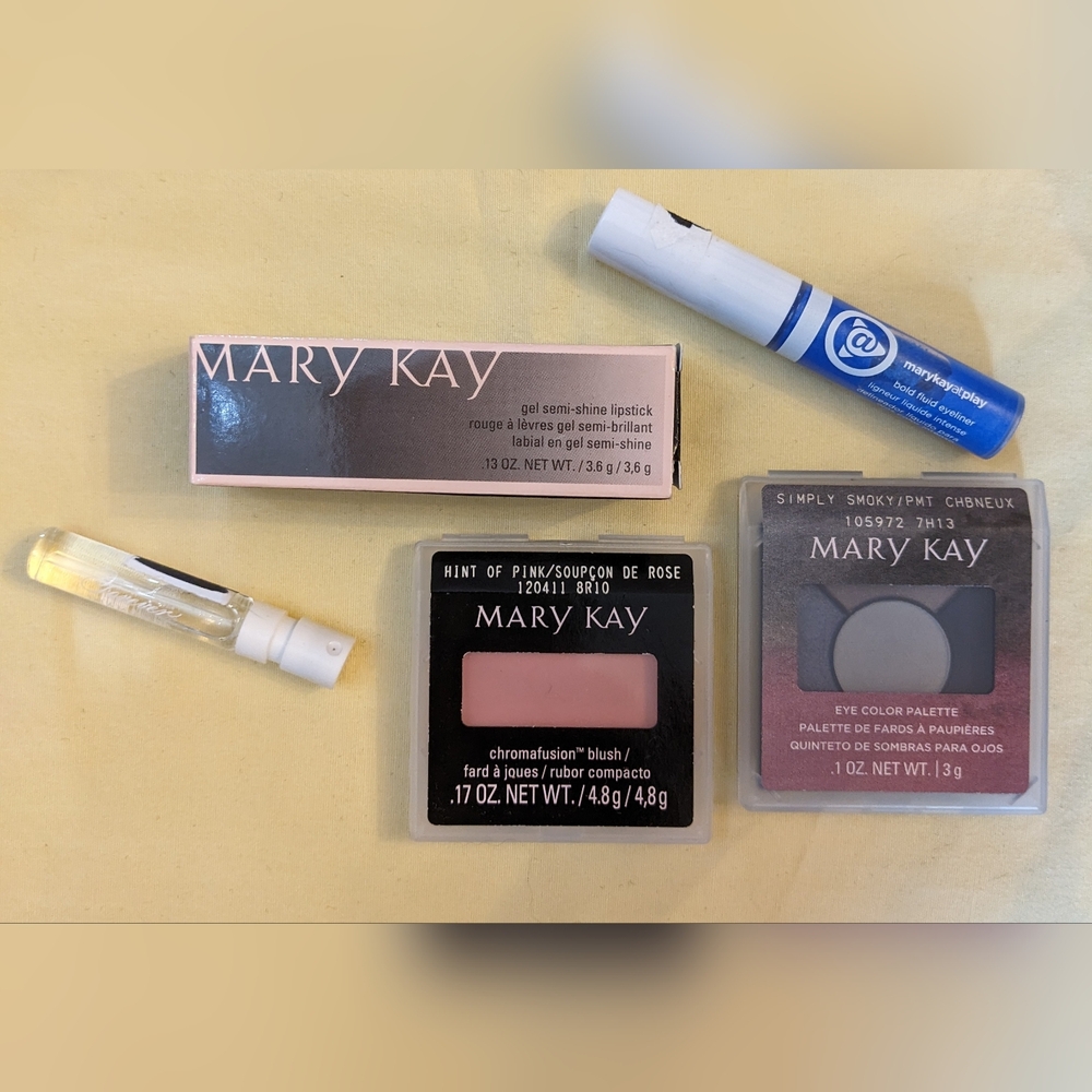 Mary Kay Makeup Bundle Lipstick Blush Eyeshadow + Mary Kay @Play Bold Eyeliner